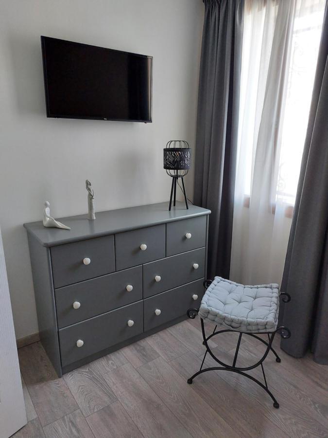 Les Dauphins Apartman Saint-Romain-de-Jalionas Kültér fotó