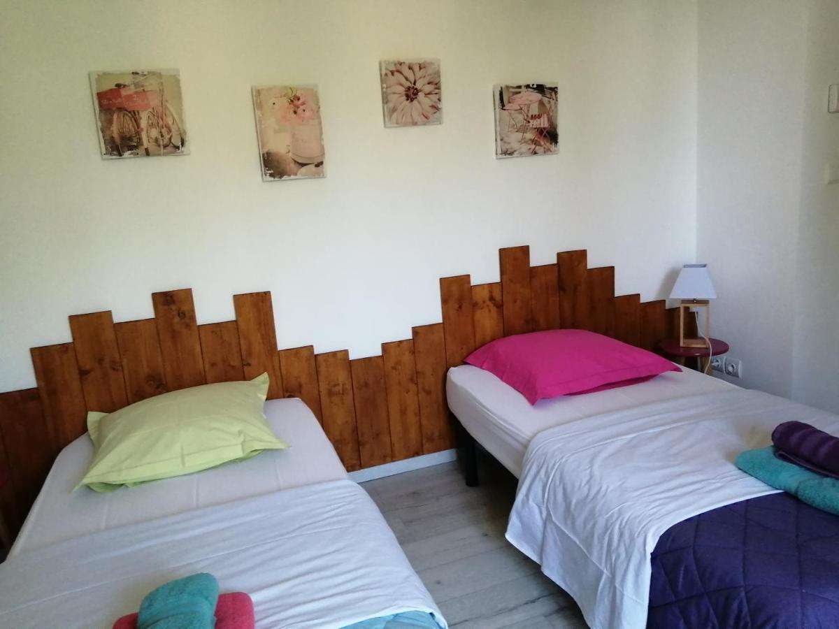 Les Dauphins Apartman Saint-Romain-de-Jalionas Kültér fotó