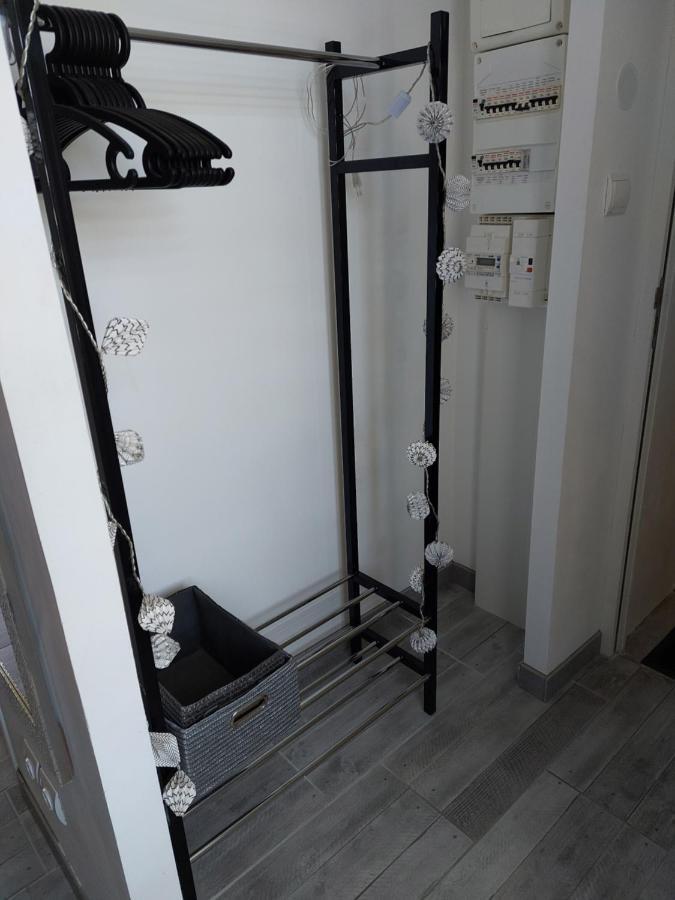 Les Dauphins Apartman Saint-Romain-de-Jalionas Kültér fotó