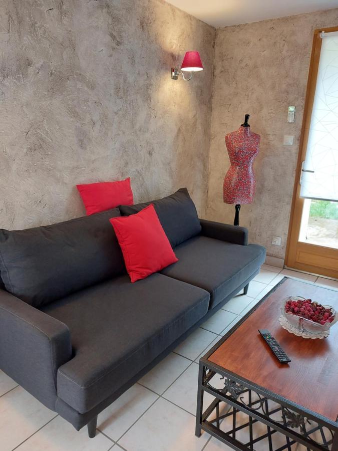 Les Dauphins Apartman Saint-Romain-de-Jalionas Kültér fotó