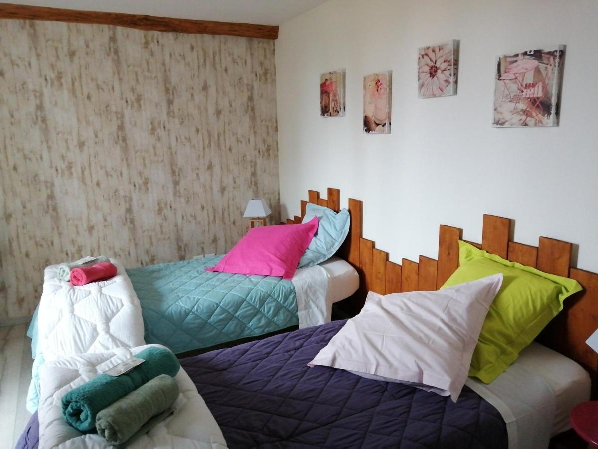 Les Dauphins Apartman Saint-Romain-de-Jalionas Kültér fotó